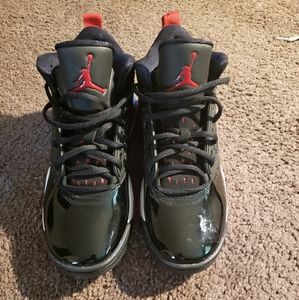 Worn once . Mens size 8 Jordans
